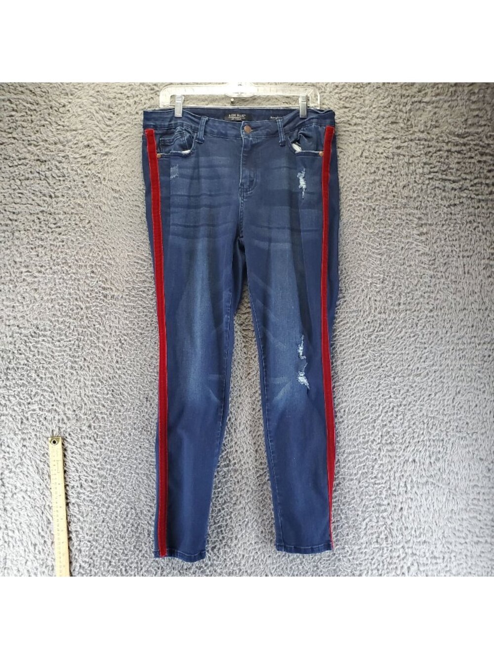 Judy Blue Jeans Women’s Size 15/32 Blue With Red Stripe Skinny Fit *Read*